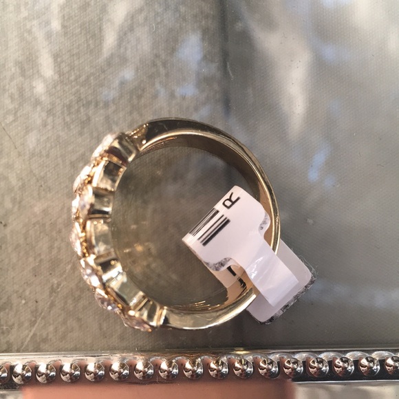 Gorgeous Gold and Crystals accents Fashion Ring - Picture 5 of 5